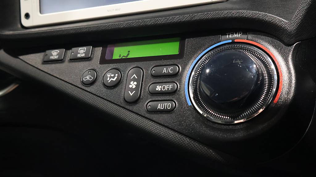 2013 Toyota Aqua Hybrid Black Soft Leather Selection, Push Start image 348874