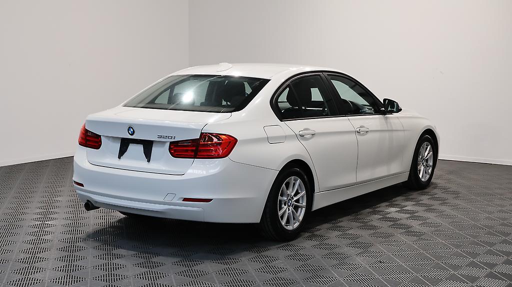2013 BMW 320i 320i SE image 346879