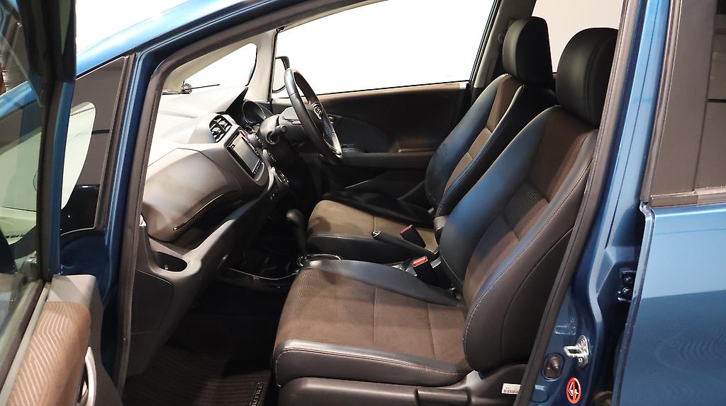 2013 Honda Fit Shuttle Hybrid Smart Selection image 349661