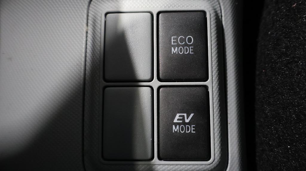 2013 Toyota Aqua S Model, Push Start, Reverse Camera image 349729