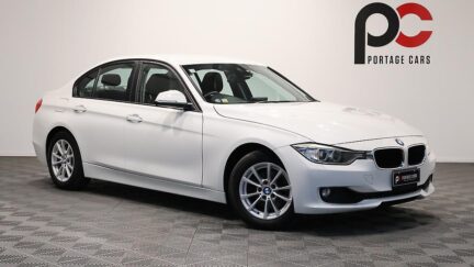 2013 BMW 320i Cruise Control + Reverse Camera image 349003