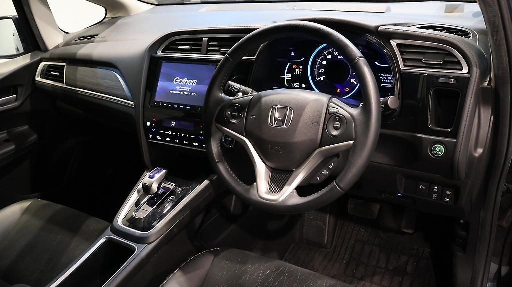 2015 Honda Shuttle Hybrid Z image 350868