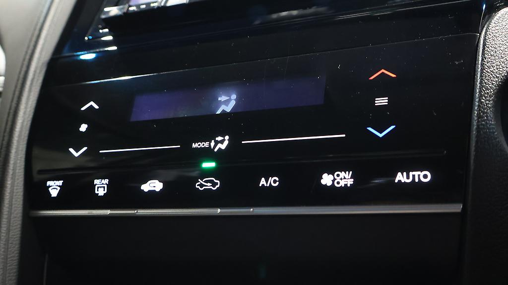 2015 Honda Shuttle Hybrid Navi Limited image 351699