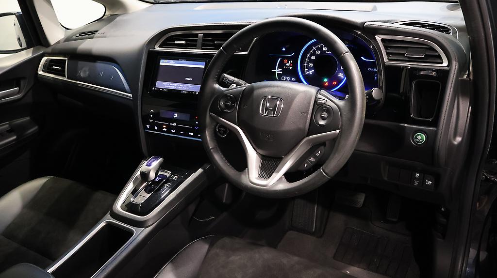 2015 Honda Shuttle Hybrid X image 351315