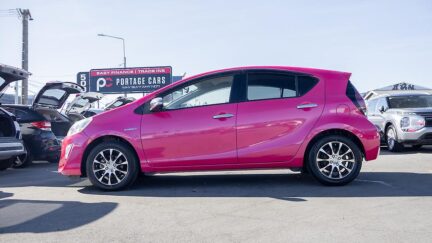 2014 Toyota Aqua F spec Hybrid Cruise control image 350819