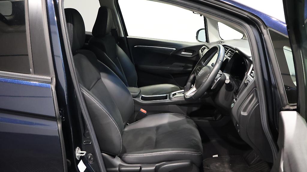 2015 Honda Shuttle Hybrid Z image 350866