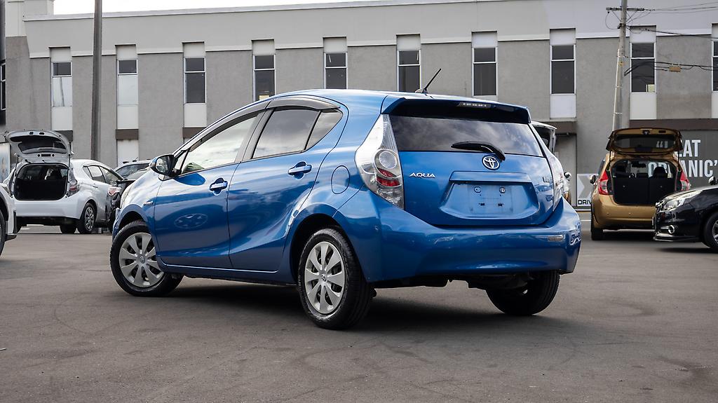2013 Toyota Aqua G spec  Heated seats, Push start image 348324