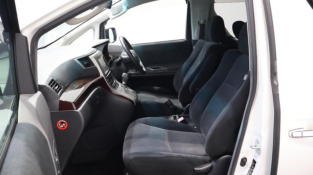 2012 Toyota Vellfire 2.4Z, 8 Seater, Reverse Camera image 349455