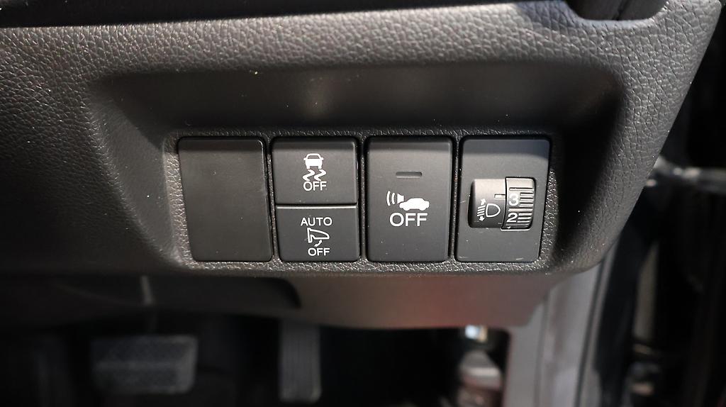 2015 Honda Shuttle Hybrid Navi Limited image 351701