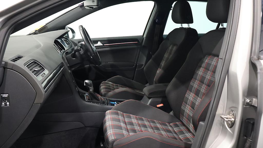 2015 Volkswagen Golf GTI Low KMs image 348195