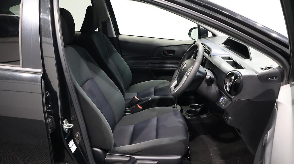2015 Toyota Aqua S Model + Heated Seats image 347821