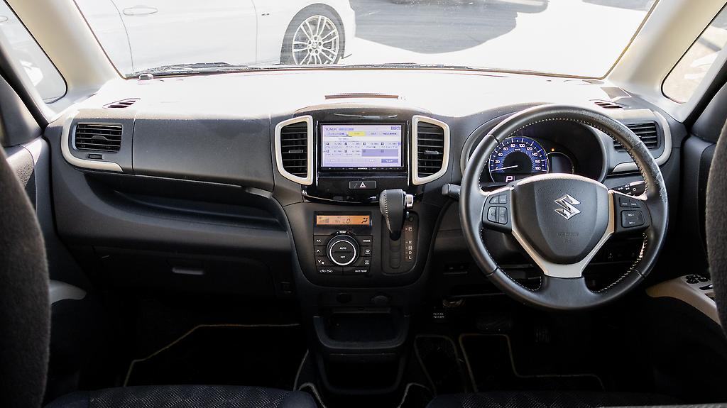 2015 Suzuki Solio Bandit J spec Push start Heated seats image 350274