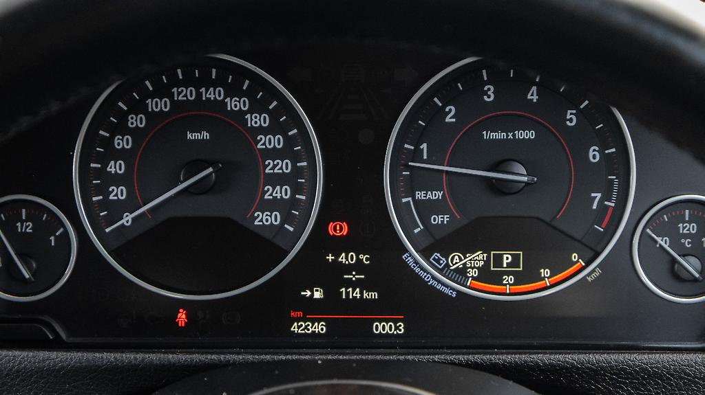 2013 BMW 3 Series 320i M Sports , Parking sensors image 346611