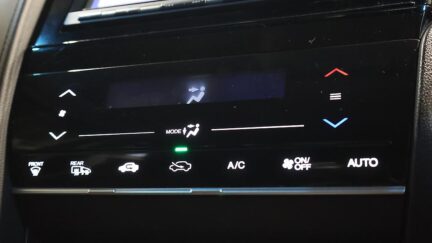 2016 Honda Shuttle Hybrid X image 350365