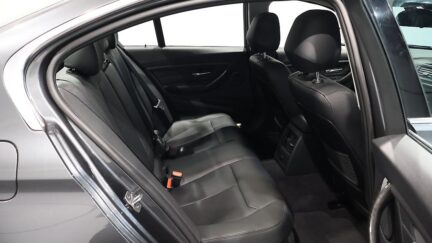 2013 BMW 320i Luxury image 349616