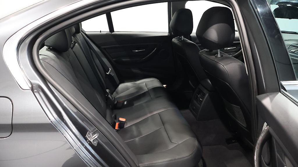 2013 BMW 320i Luxury image 349616