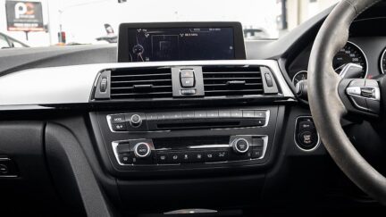 2013 BMW 320i M sports 8AT image 348677