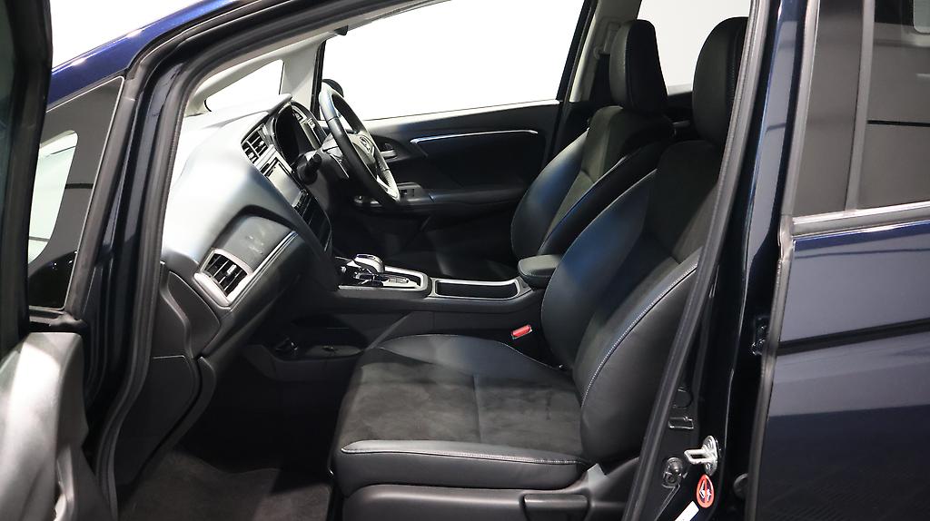2015 Honda Shuttle Hybrid X image 351310