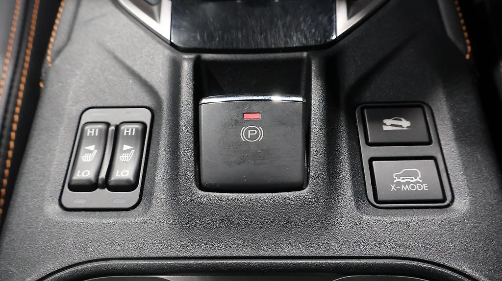 2017 Subaru XV 2.0i-L Eyesight Black Leather AWD image 346340