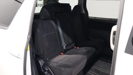 2012 Toyota Vellfire 2.4Z, 8 Seater, Reverse Camera image 349457
