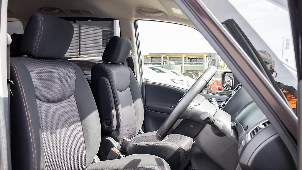 2012 Nissan Serena Highwaystar S-Hybrid image 358105