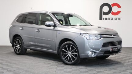 2013 Mitsubishi Outlander PHEV G Navi Package 4WD image 351132