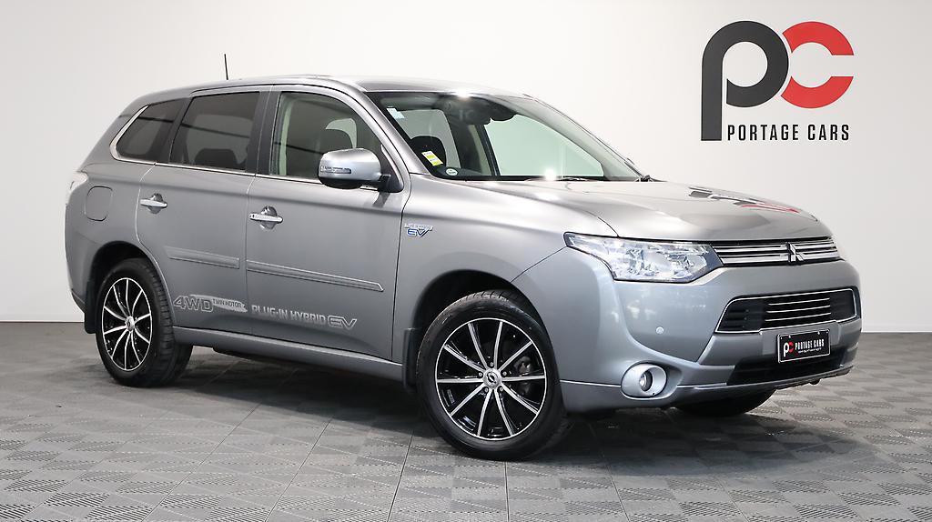 2013 Mitsubishi Outlander PHEV G Navi Package 4WD image 351131