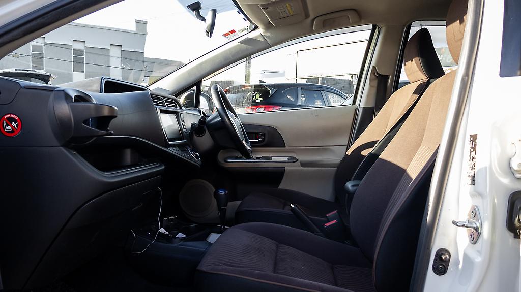 2012 Toyota Aqua F model spec push start, Hybrid image 347518