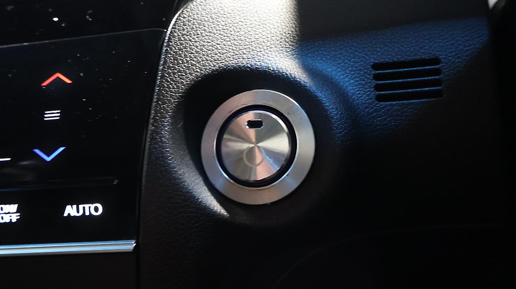 2016 Honda Shuttle Hybrid X image 348272