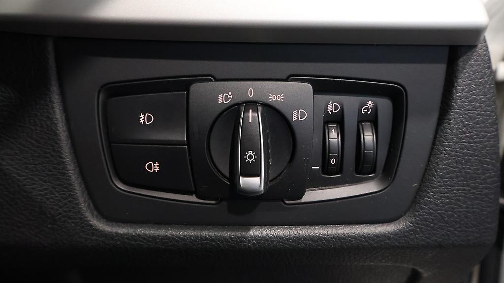 2013 BMW 320i 320i SE image 346894