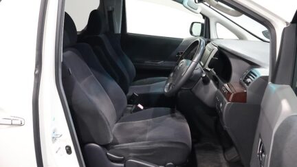 2012 Toyota Vellfire 2.4Z, 8 Seater, Reverse Camera image 349458