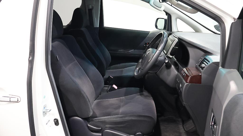 2012 Toyota Vellfire 2.4Z, 8 Seater, Reverse Camera image 349458