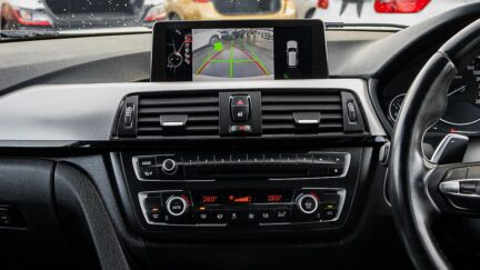 2013 BMW 3 Series 320i M Sports , Parking sensors image 346620