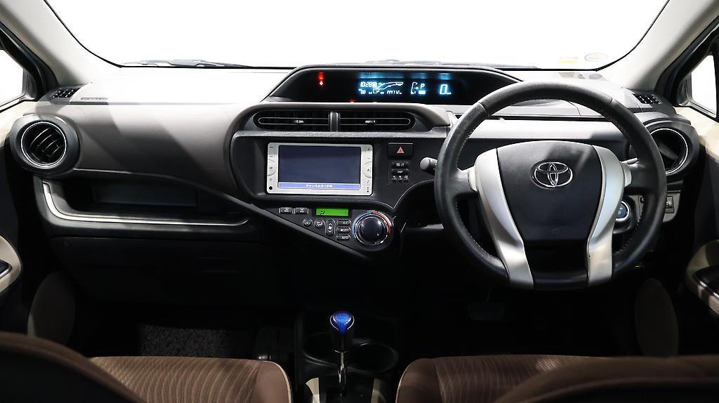 2014 Toyota Aqua G Model, Push Start, Reverse Camera image 350045