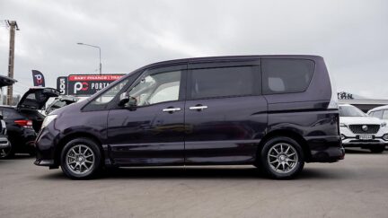 2012 Nissan Serena Highway star Hybrid 7 seater image 350078