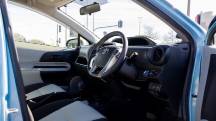 2012 Toyota Aqua G model , Heated seats, Push start image 350789