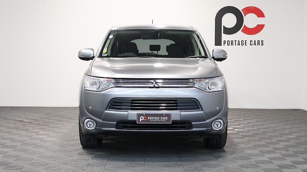 2013 Mitsubishi Outlander PHEV G Navi Package 4WD image 351133