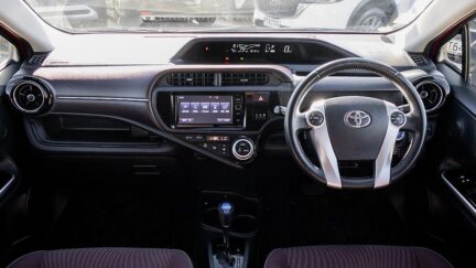 2014 Toyota Aqua F spec Hybrid Cruise control image 350822