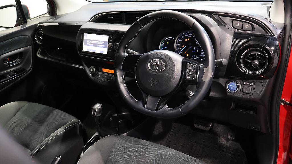 2017 Toyota Vitz Hybrid U Sport Package image 346795