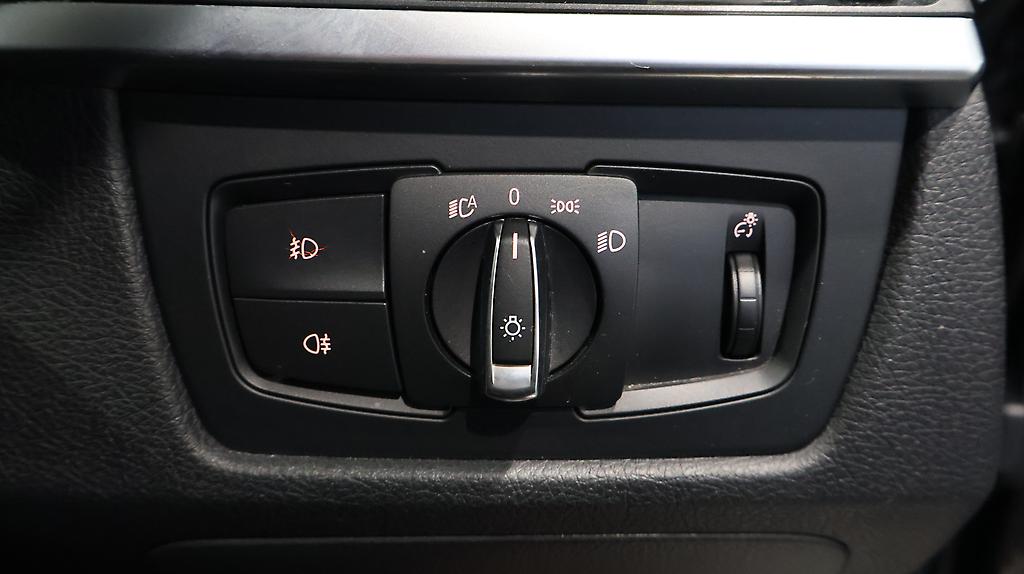 2013 BMW 320i Luxury image 349636