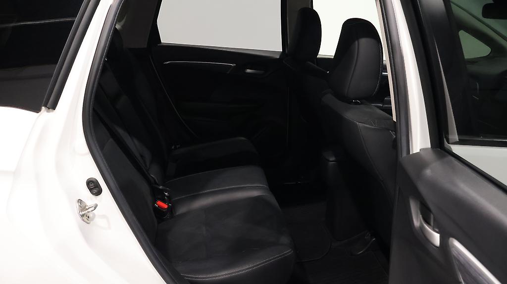 2015 Honda Shuttle Hybrid Z image 348158