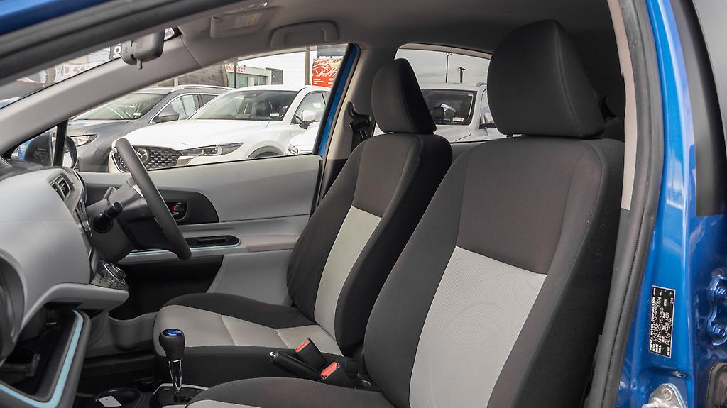2013 Toyota Aqua G spec  Heated seats, Push start image 348334