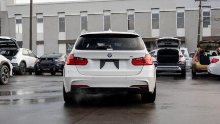2013 BMW 3 Series 320i M Sports , Parking sensors image 346608