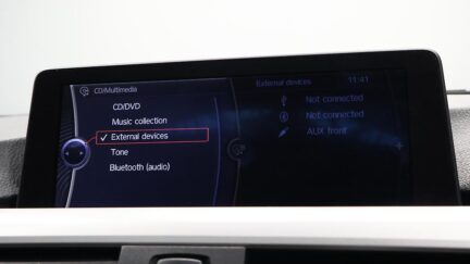2012 BMW 320i Reverse Camera, Steering Wheel Controls image 348764