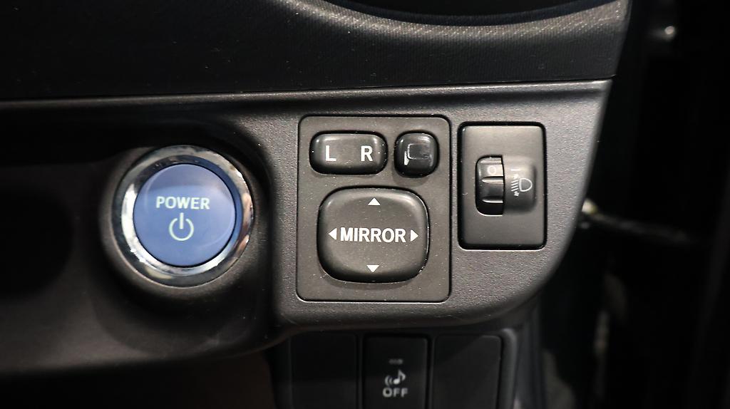 2013 Toyota Aqua S Model Push Start image 349623