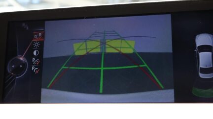2013 BMW 320i Cruise Control + Reverse Camera image 349017