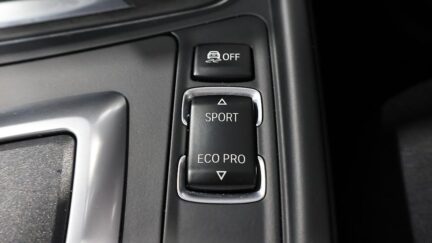 2013 BMW 320i Cruise Control + Reverse Camera image 349020
