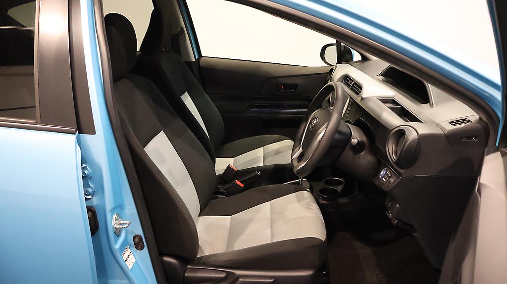 2013 Toyota Aqua S Model, Push Start, Reverse Camera image 349715