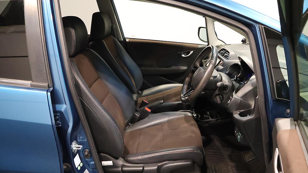 2013 Honda Fit Shuttle Hybrid Smart Selection image 349667