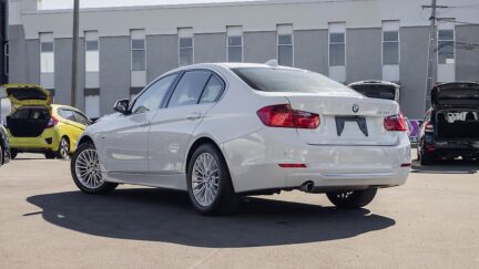 2014 BMW 320i 320i 8AT , Leather pkg Low Kms image 350739
